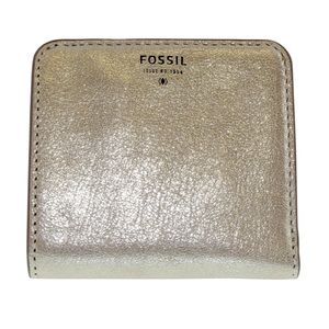 NWT Fossil Metallic Bifold Wallet
