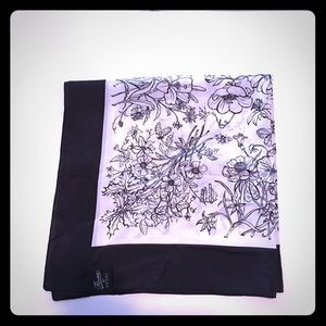 Gucci Scarf 100% silk