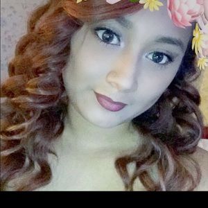 Meet your Posher, Cinthia