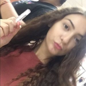 Meet your Posher, Alesandra