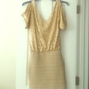 PERFECT FOR NYE! 🥂 Gold Dress