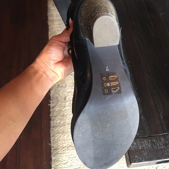 Steve Madden Lace up booties - Picture 4 of 4