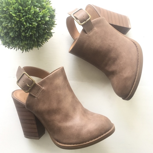 Shoes - 🎉Offer Party!🎉Slingback Brown Booties