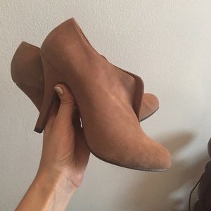 Aldo camel, booties, 4".