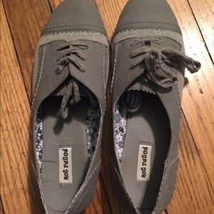 Women's grey oxfords. Size 8
