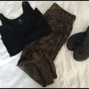 Sanctuary Camo Capris