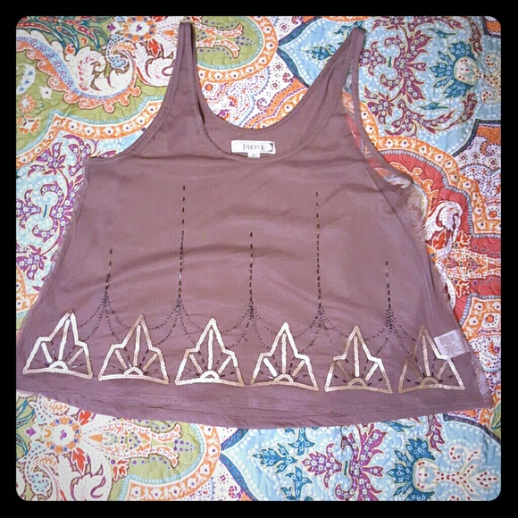 Sheer front crop tank