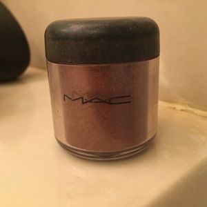 Mac pigment