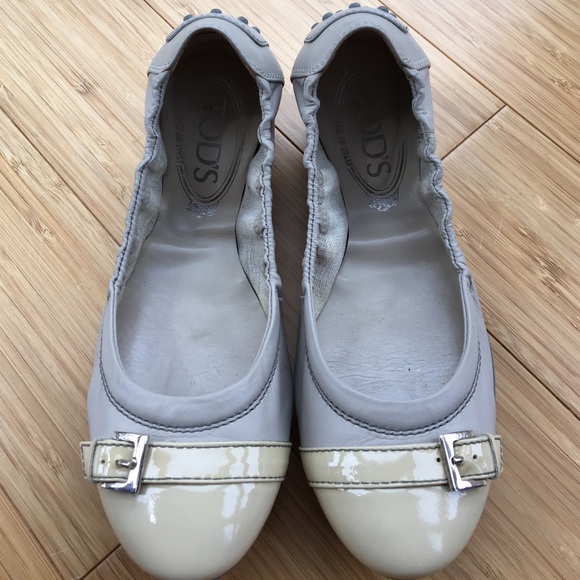 Authentic Tod's leather ballerina flats
