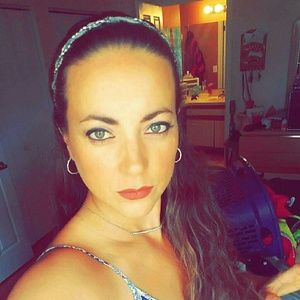 Meet your Posher, Ana