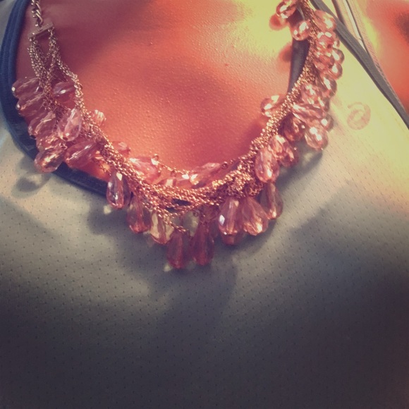 Gold rose jewel chunky necklace
