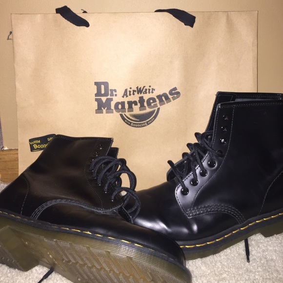 Dr. AIRWAIR martens