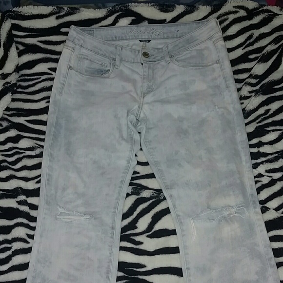MUST GO American Eagle Acid Wash Distressed Jeans