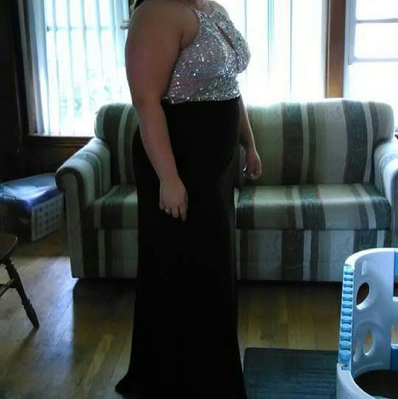 Prom dress - Picture 2 of 2