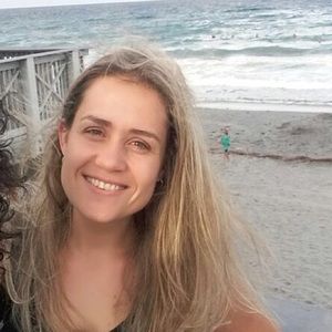 Meet your Posher, Fernanda