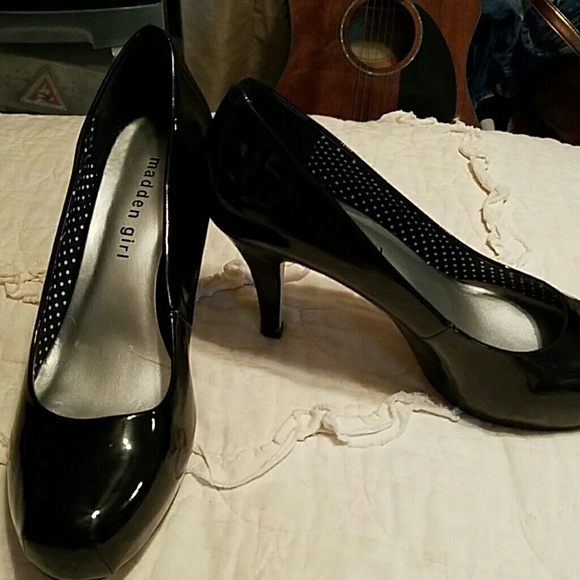Madden Girl black pumps