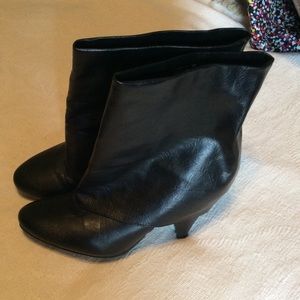 Fold over boot