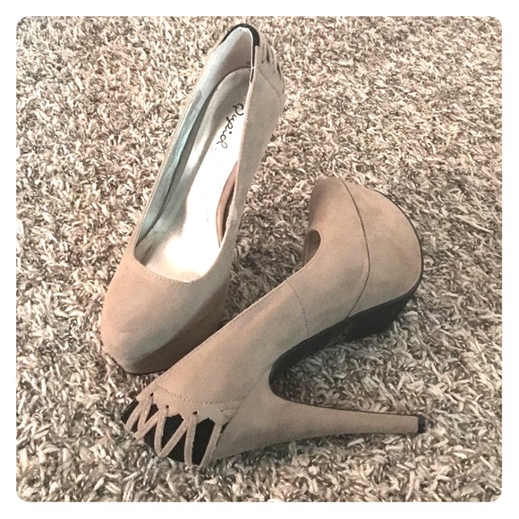 Suede pumps