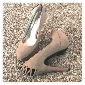 Suede pumps