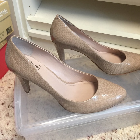 Vince Camuto Heels size 8-1/2 👠