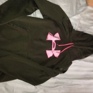 Under armour sweatshirt