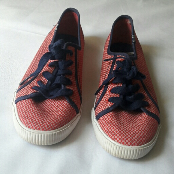 PRICE DROP 😀    Like new Keds sneakers