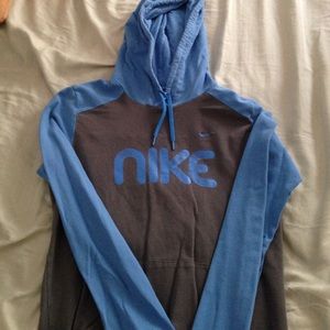 Dri fit Nike sweatshirt. Great condition!