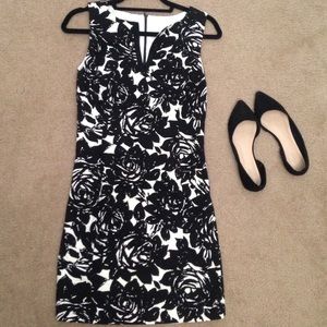 Pretty black and white floral dress