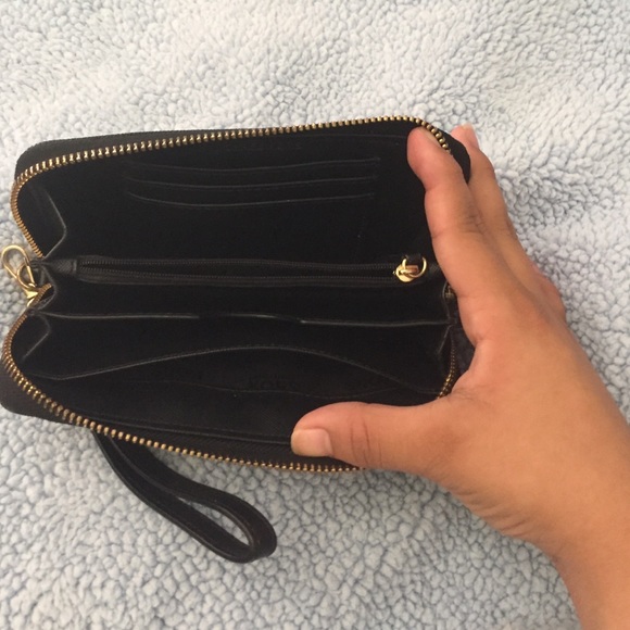 SOLD Michael Kors Black Wristlet - Picture 4 of 4