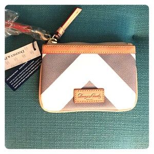 NWT Dooney & Bourke Gray and White Wristlet
