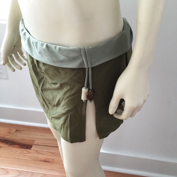 Skirted Bikini Set - Picture 2 of 3