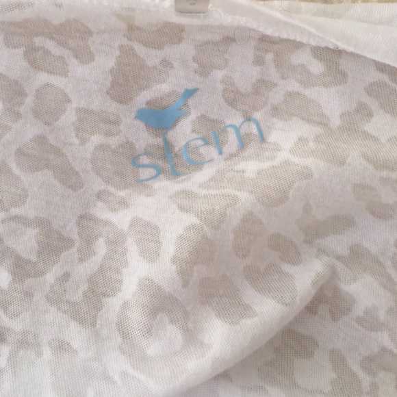 Stem Leopard Tee - Picture 3 of 3