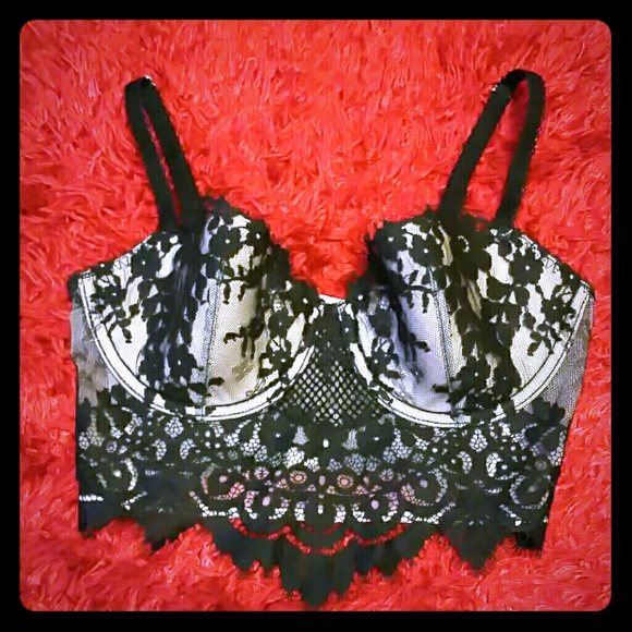Victoria's Secret Demi bustle bra