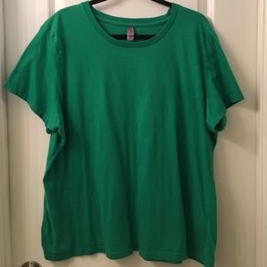 Emerald green Tshirt.