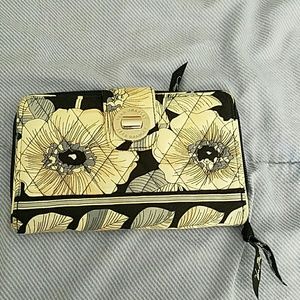 *RETIRED* Vera Bradley Camellia Turn Lock Wallet