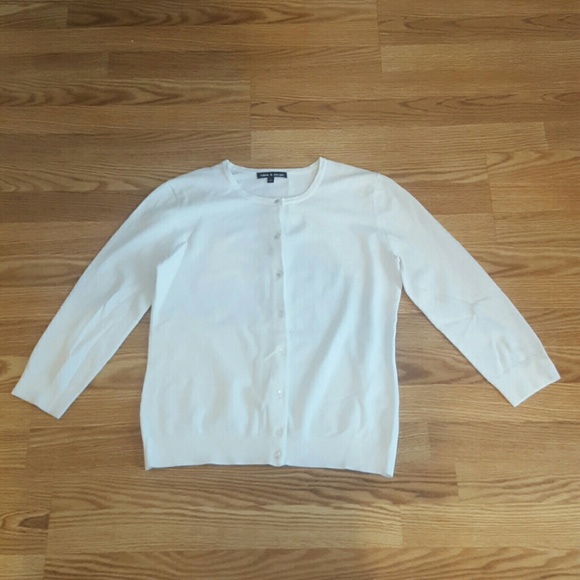 **Like New ** Cable & Gauge white sweater