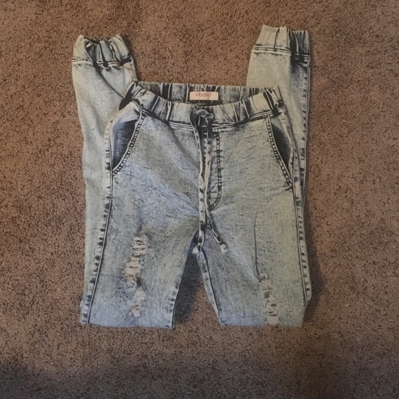 Joggers - Picture 2 of 3