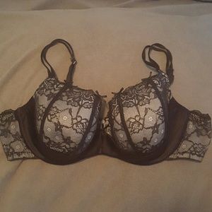 Exquisite Cacique Bra size 44C