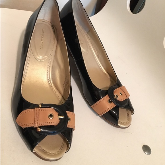 Banana republic patent leather wedges