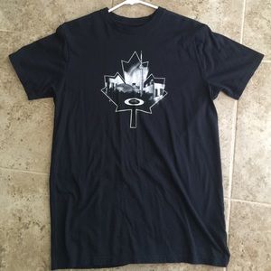 Men's Med Oakley T-shirt