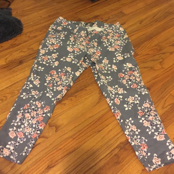 Floral skinnies with zipper on ankles - Picture 3 of 4