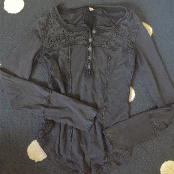 Dark gray / black Free people top size Small