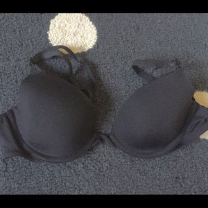 VS PINK lightly lined bra 32A