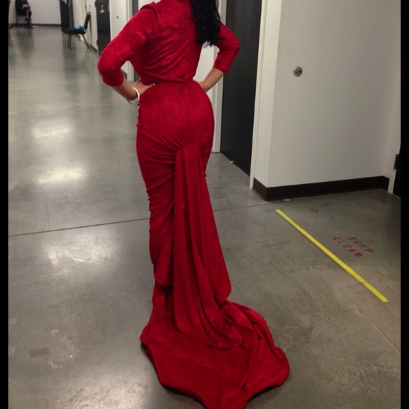 ❤💖Price Slash: Custom-designed Red Velvet Gown💖❤ - Picture 1 of 2