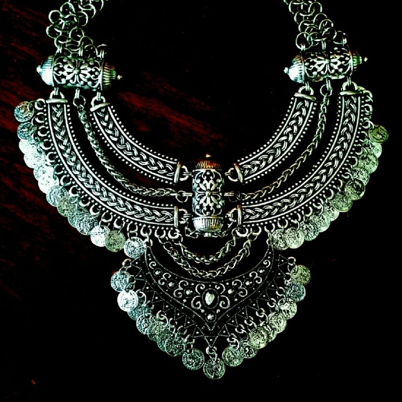Jewelry - Vintage Coin Statement Necklace