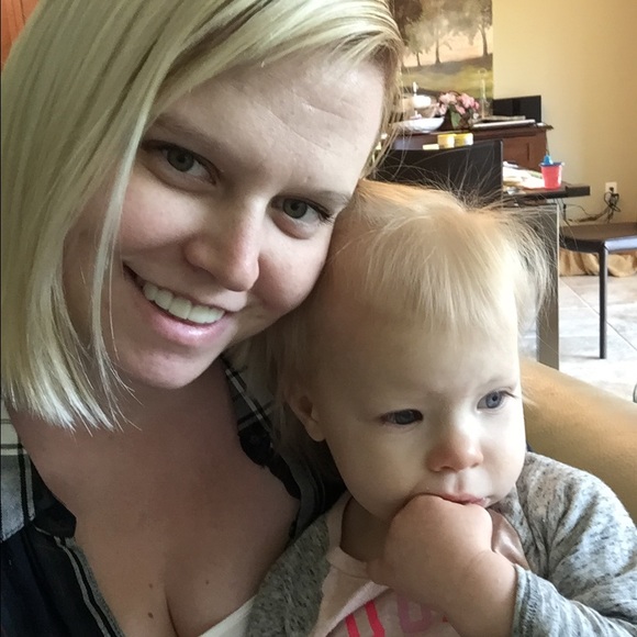 Meet your Posher, Stephanie - Picture 1 of 1