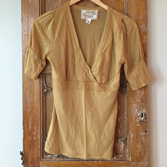 Mustard dressy tshirt