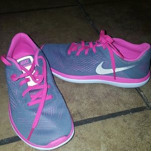 Nike size 5.5 fits a size 6