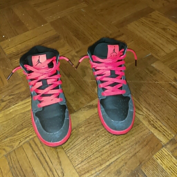 Jordan retro 1s