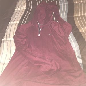 🎉🎉SALE- Oakley Maroon Workout Fleece